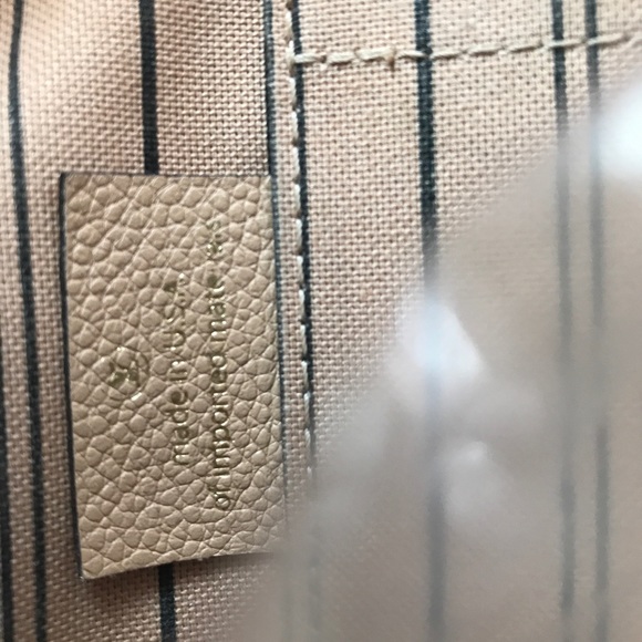 Louis Vuitton Empreinte Montaigne - Picture 5 of 7